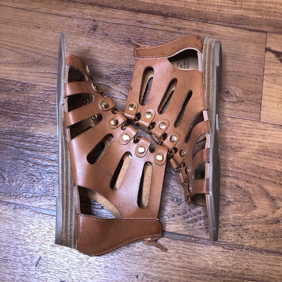 Madden Girl Post Caged Open Toe Flat Sandals 6 - Picture 5 of 11